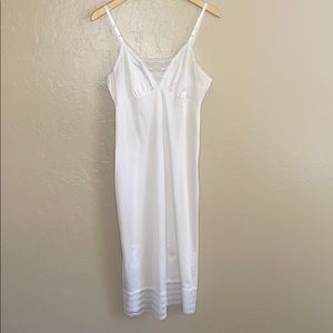 VINTAGE HENSON KICKERNICK size 32 nylon & lace